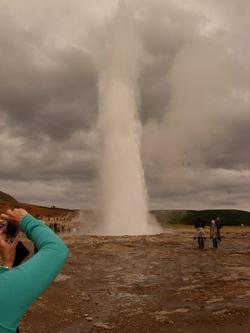 /images/travel-iceland-geysir.jpg